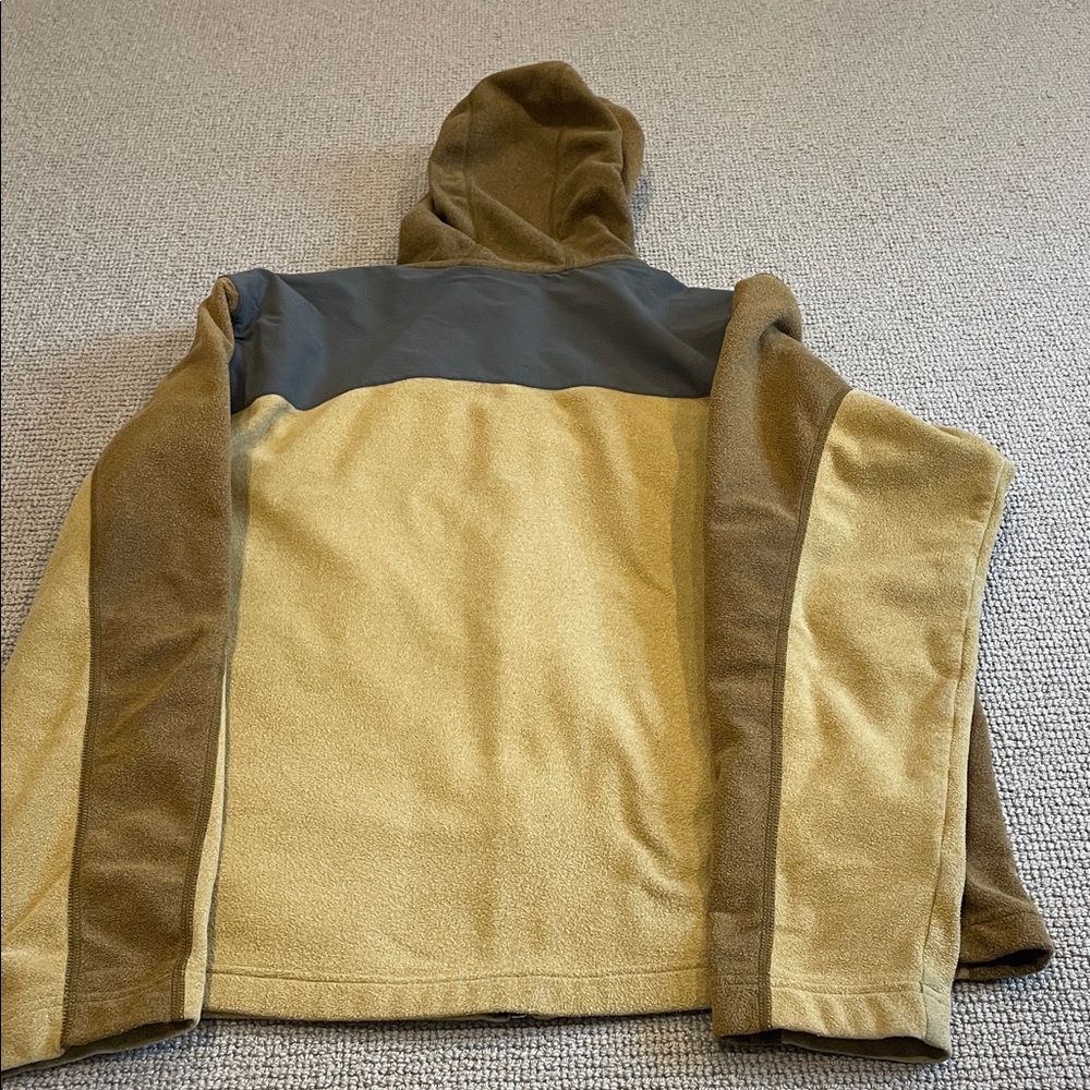 Patagonia Men's Tan and Black Jacket - Picture 7 of 14